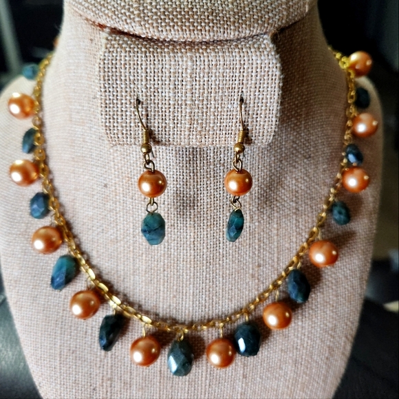 Jewelry - Vintage beaded necklace in colors of blue green and gold